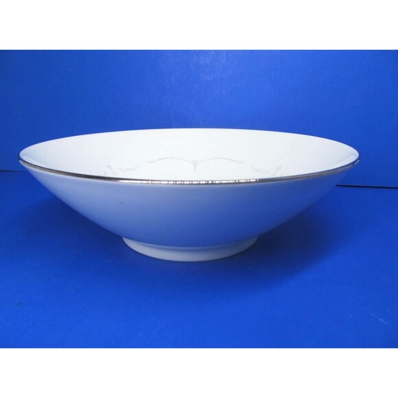 Noritake Whitebrook 8" Footed Serving Bowl - Picture 3 of 9
